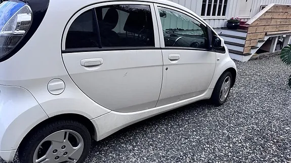 Mitsubishi I-Miev 2015 photo 3