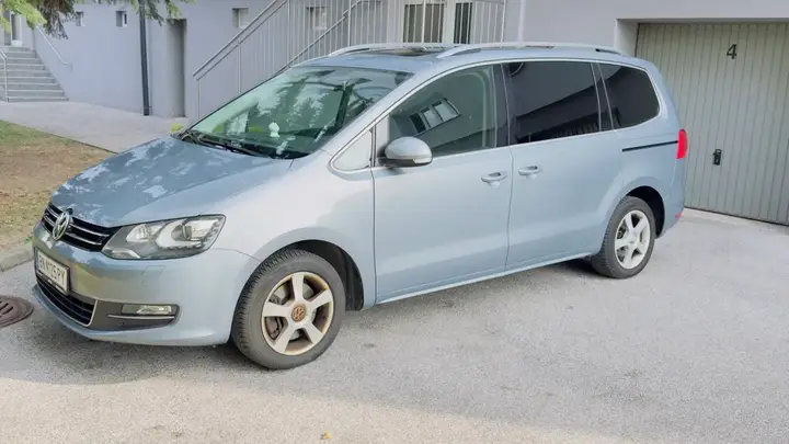 Volkswagen Sharan 2012 photo 3