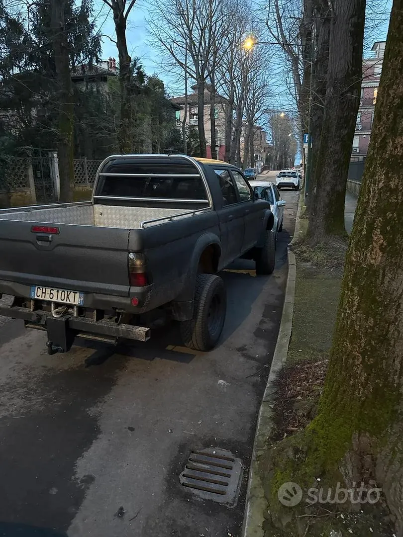 Mitsubishi L200 2003 photo 3