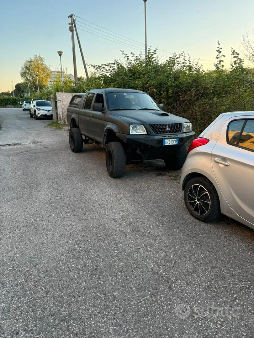 Mitsubishi L200 2003 photo 2
