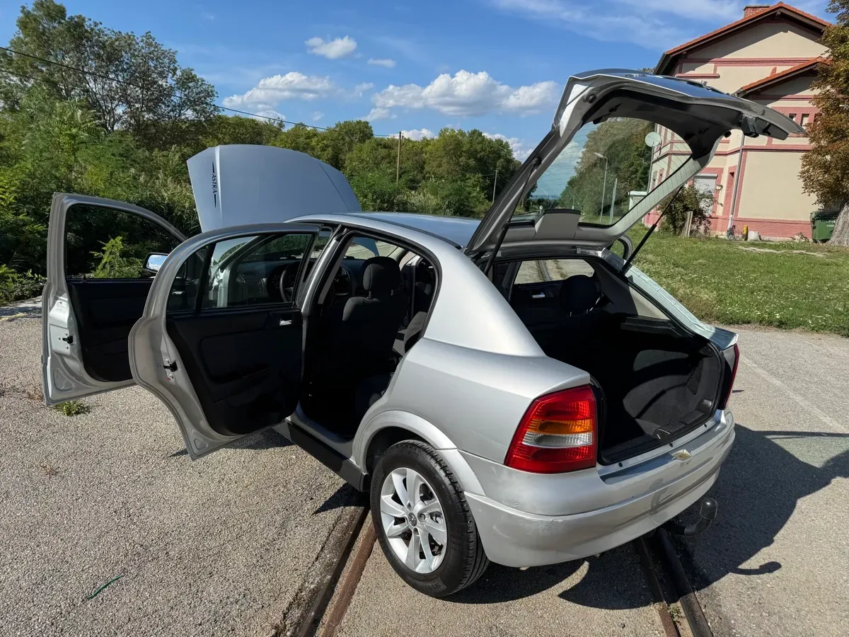 Opel Astra 2003 photo 3