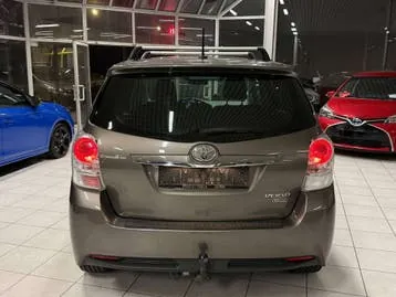 Toyota Verso 2018 photo 2