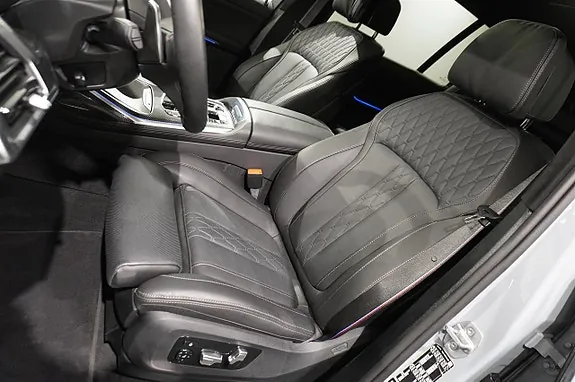 BMW X7 2026 photo 4