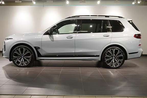 BMW X7 2026 photo 2
