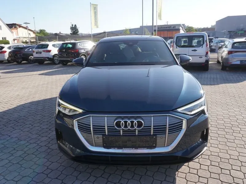 Audi E-Tron 2021 photo 2