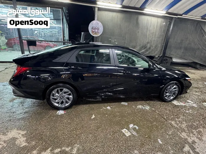 Hyundai Elantra 2025 photo 3