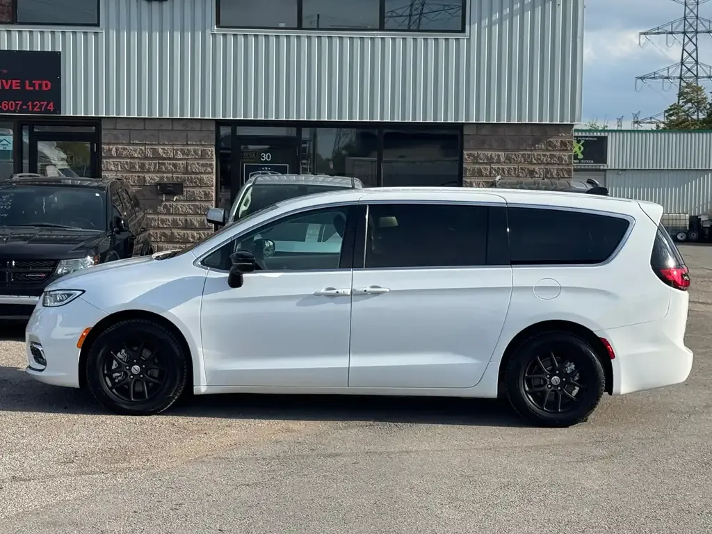 Chrysler Pacifica 2024 photo 4