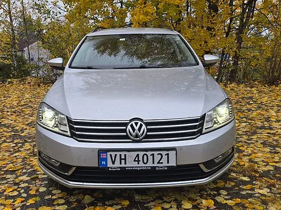 Volkswagen Passat 2012 photo 2
