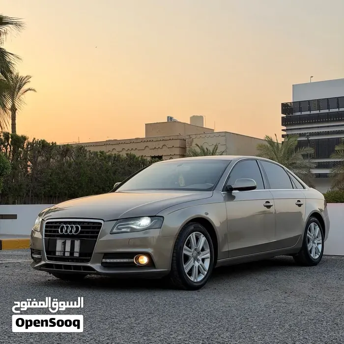 Audi A4 2010 photo 2