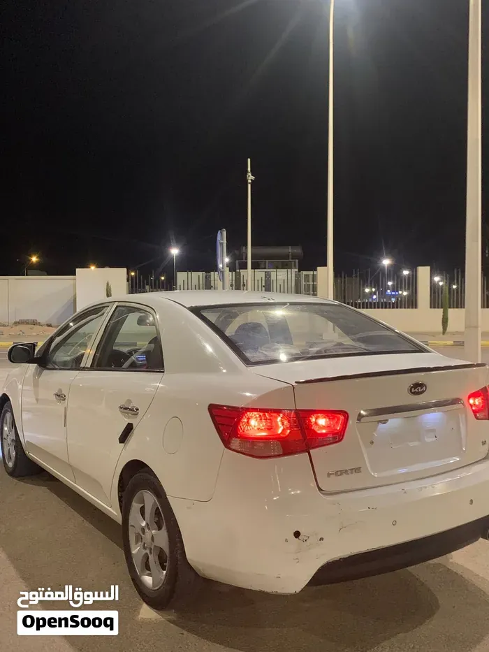Kia Forte 2010 photo 2