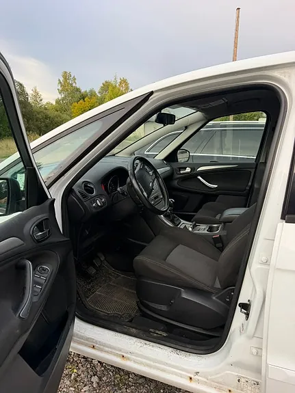 Ford S-Max 2010 photo 5