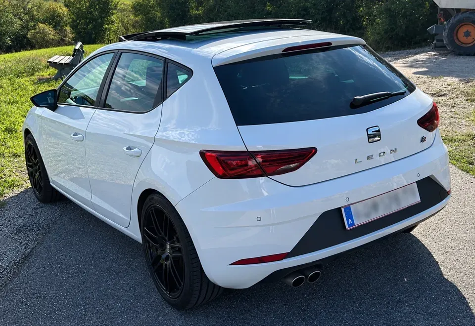 Seat Leon 2017 photo 2