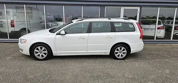 Volvo V70 2014 photo 2