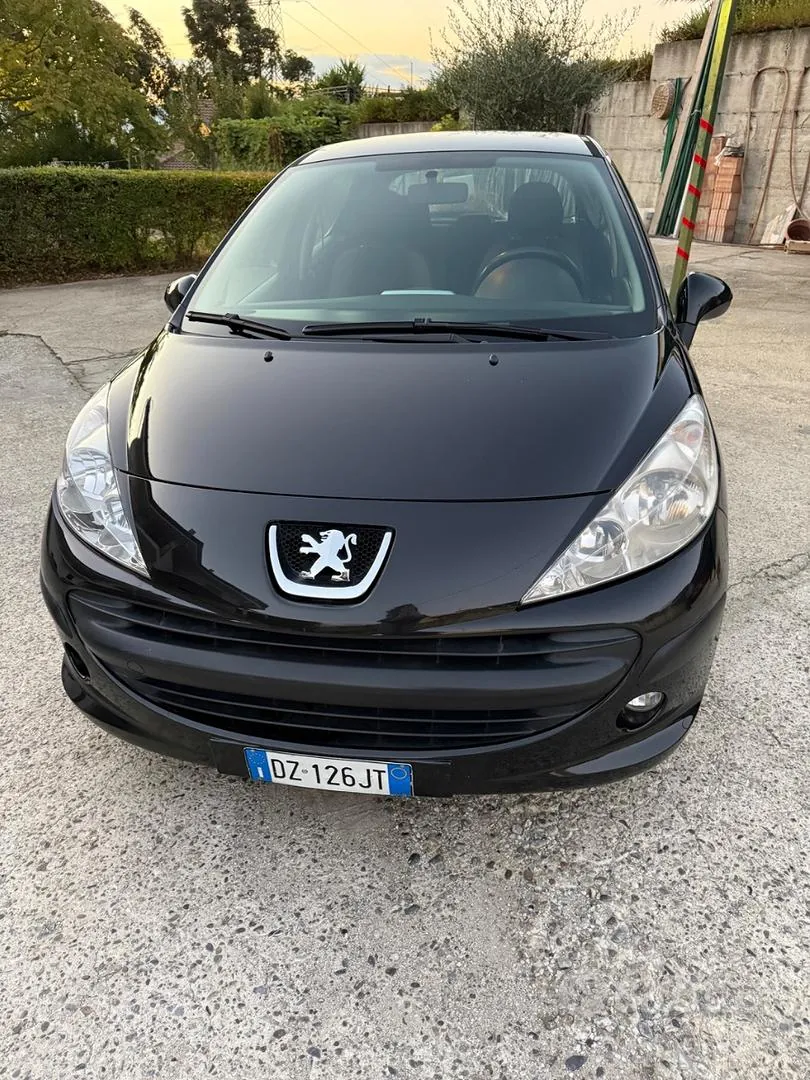 Peugeot 207 2009 photo 2