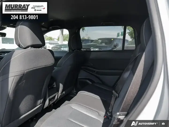 Jeep Cherokee 2026 photo 5