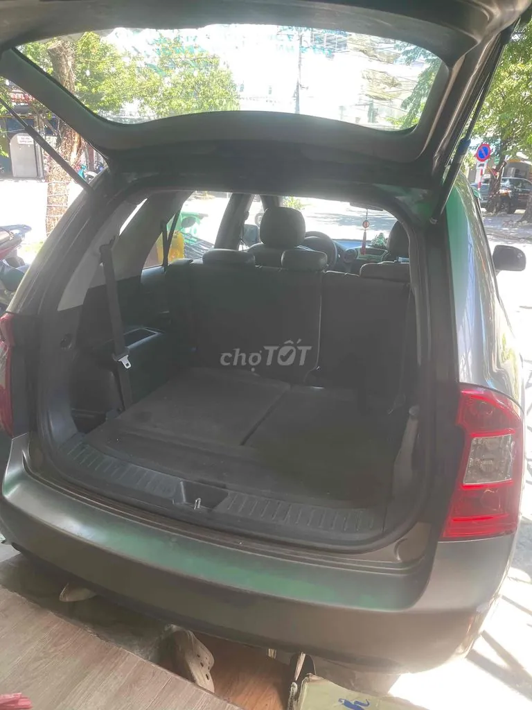 Kia Carens 2010 photo 3