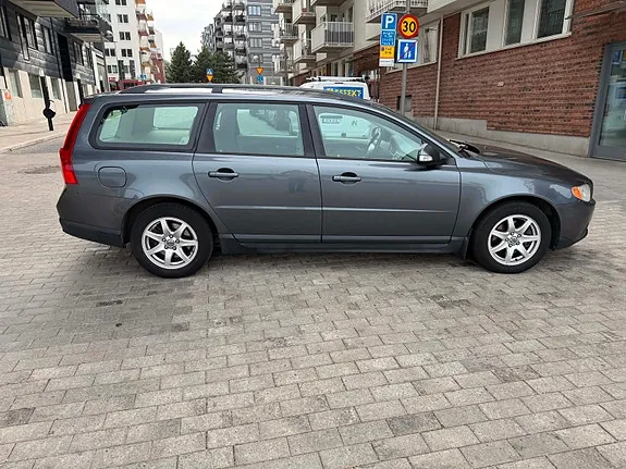 Volvo V70 2008 photo 2