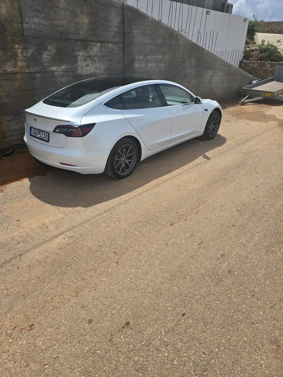 Tesla Model 3 2020 photo 2