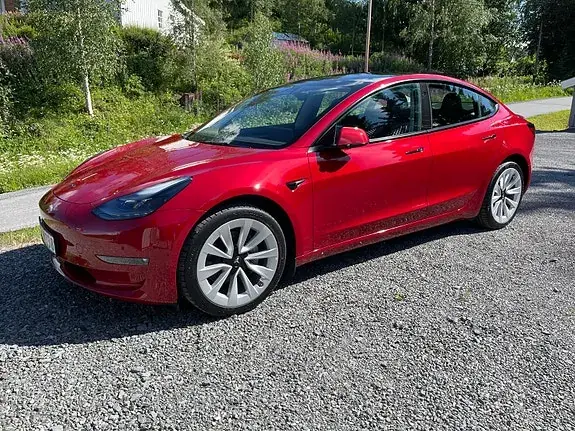 Tesla Model 3 2023 photo 3