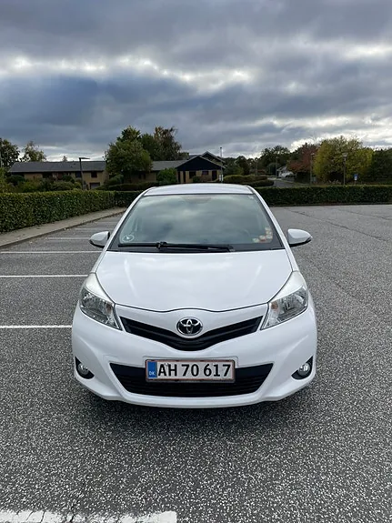 Toyota Yaris 2011 photo 4
