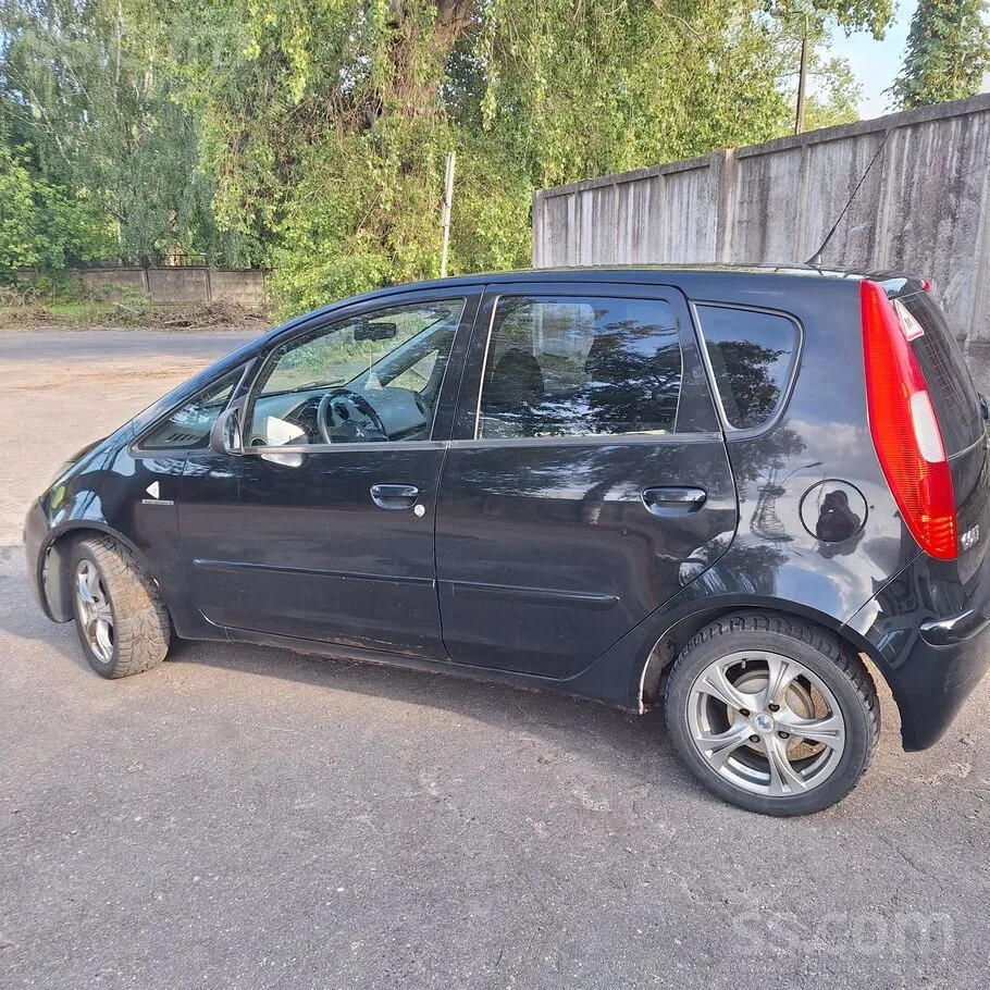 Mitsubishi Colt 2007 photo 4