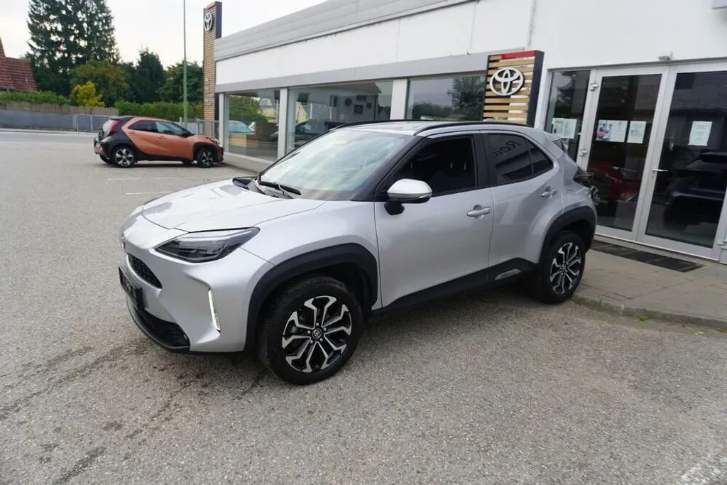 Toyota Yaris Cross 2024 photo 2