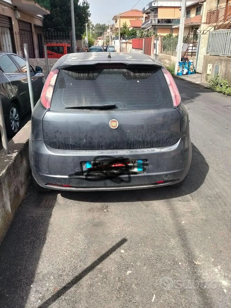 Fiat Grande Punto 2009 photo 2