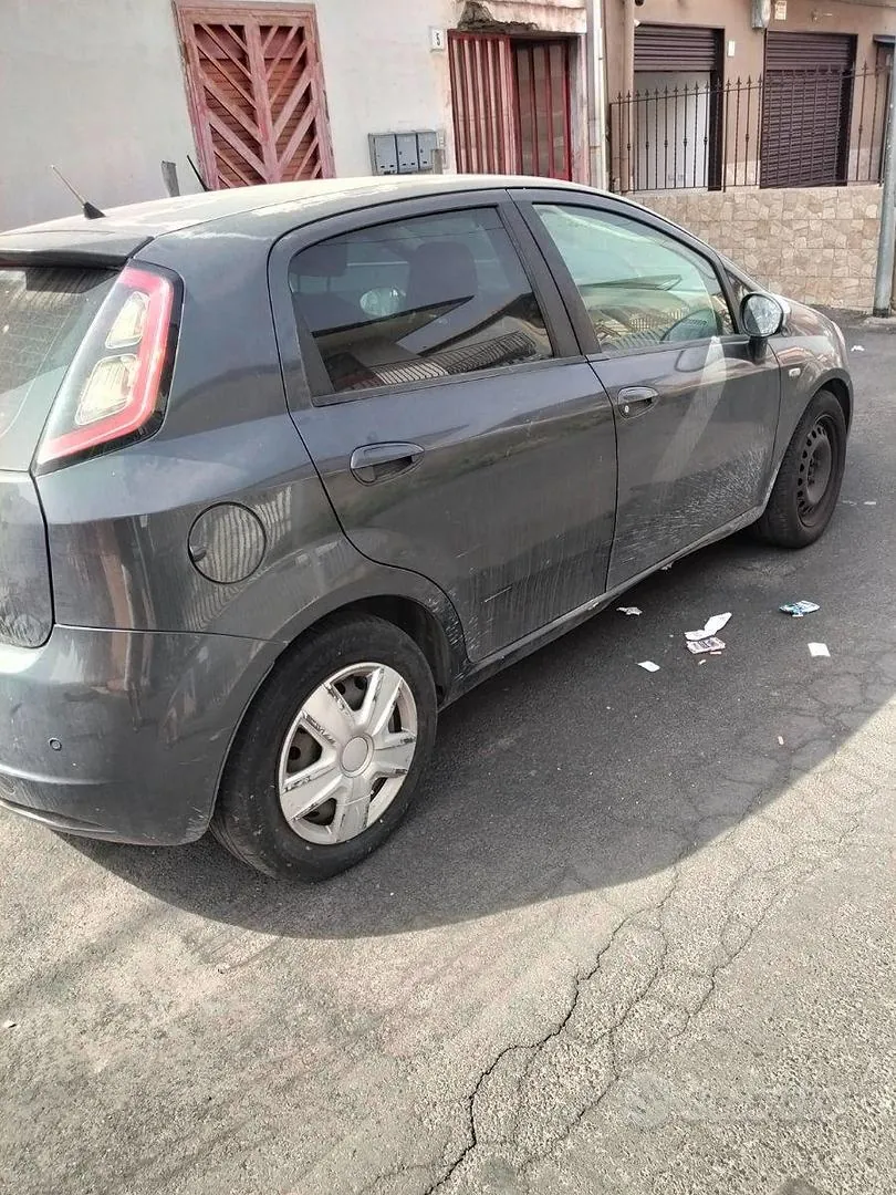 Fiat Grande Punto 2009 photo 3
