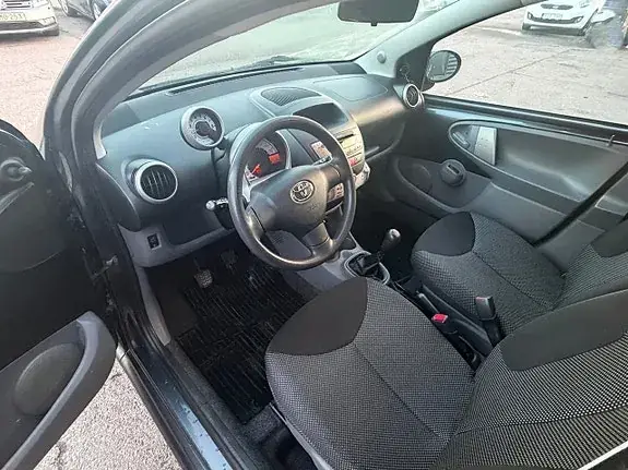 Toyota Aygo 2011 photo 5