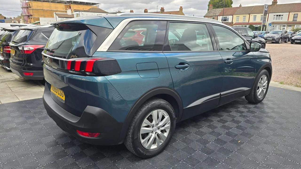Peugeot 5008 2019 photo 5