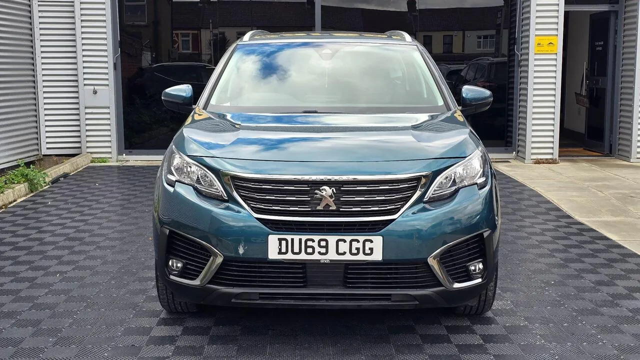 Peugeot 5008 2019 photo 2