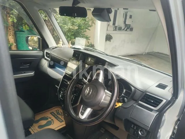 Toyota Tank 2018 photo 4