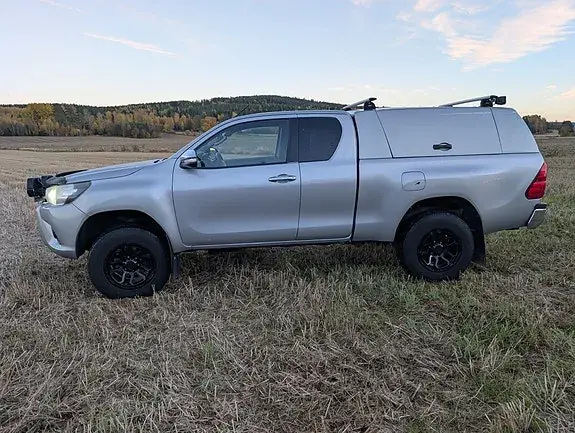 Toyota Hilux 2016 photo 2