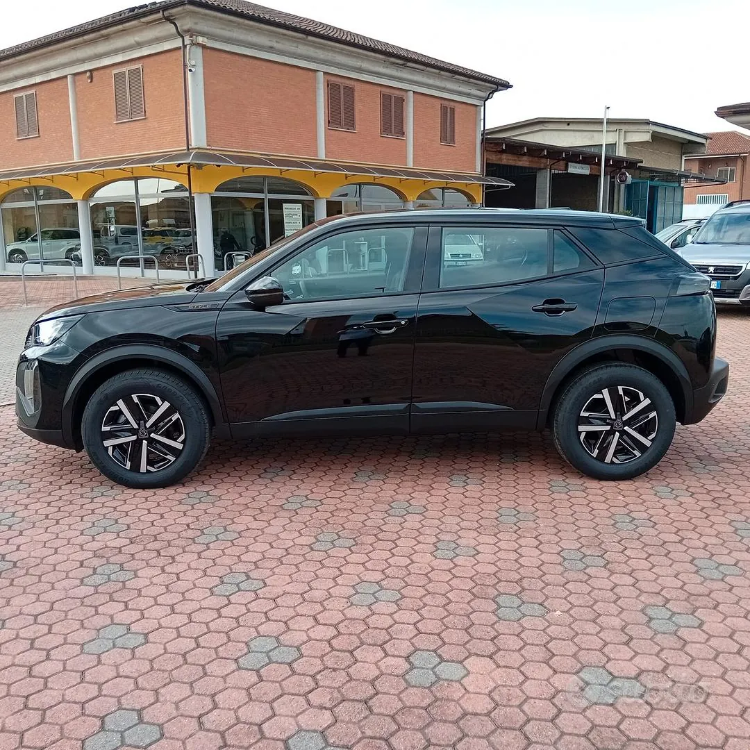 Peugeot 2008 2025 photo 2
