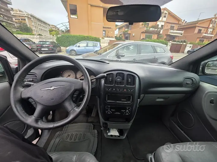 Chrysler Voyager 2004 photo 5