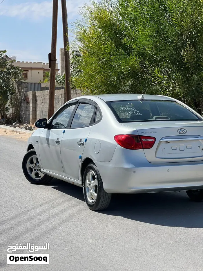 Hyundai Avante 2010 photo 3