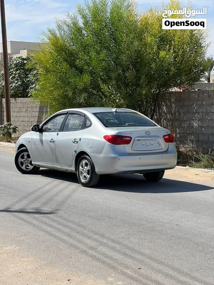 Hyundai Avante 2010 photo 4