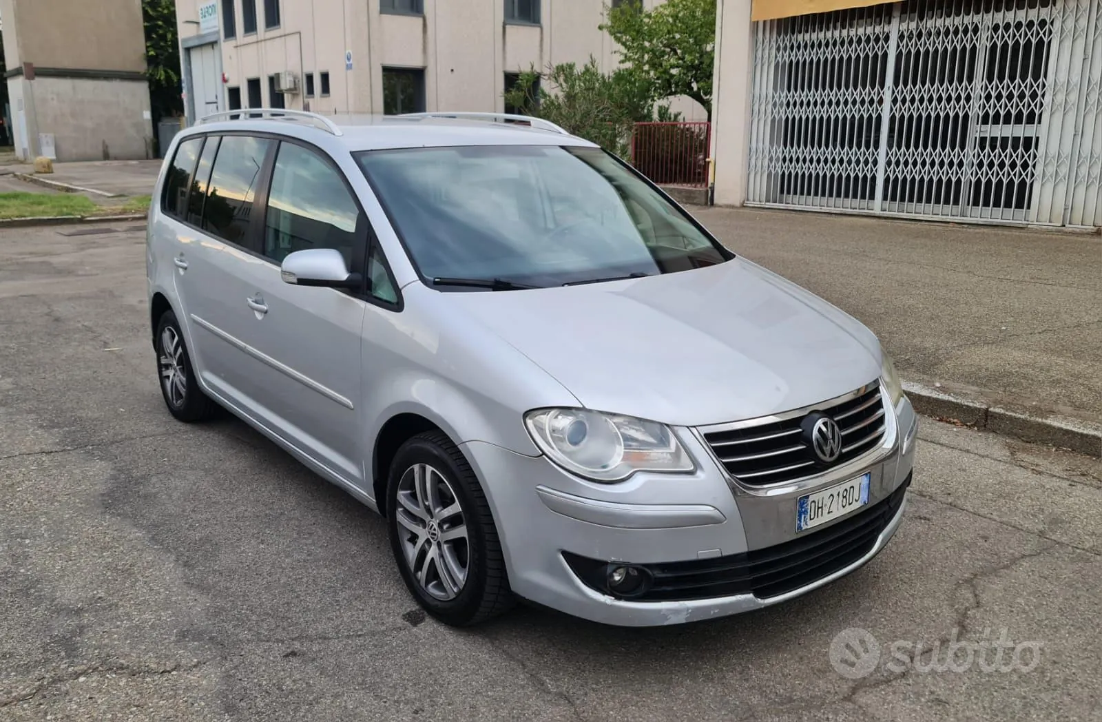 Volkswagen Touran 2007 photo 2