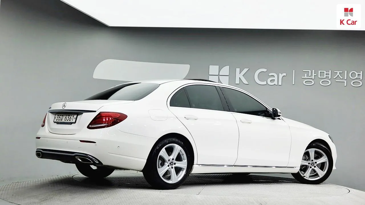 Mercedes-Benz E-Class 2018 photo 4