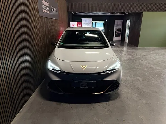 Cupra Born 2024 photo 2