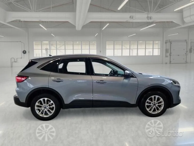 Ford Kuga 2022 photo 3