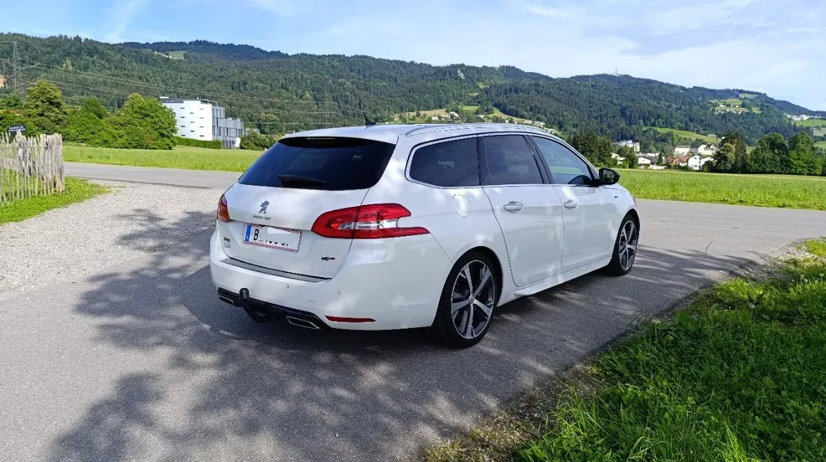 Peugeot 308 2015 photo 2