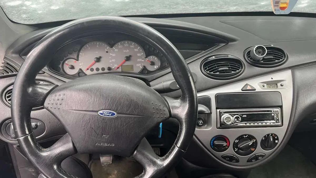 Ford Focus 2001 photo 3