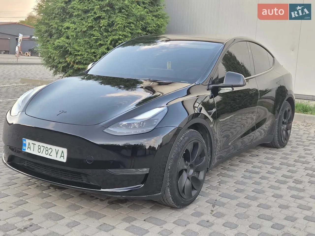 Tesla Model Y 2023 photo 3