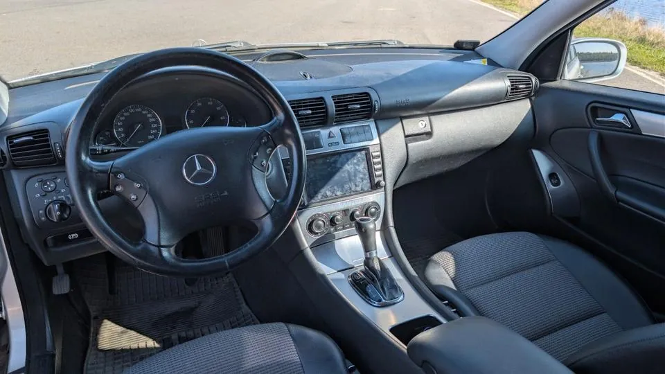 Mercedes-Benz C 240