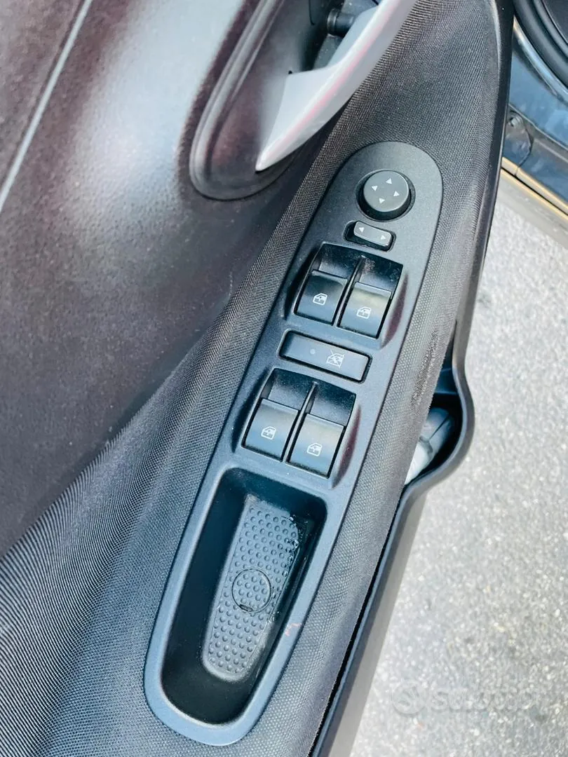 Fiat Punto 2015 photo 4