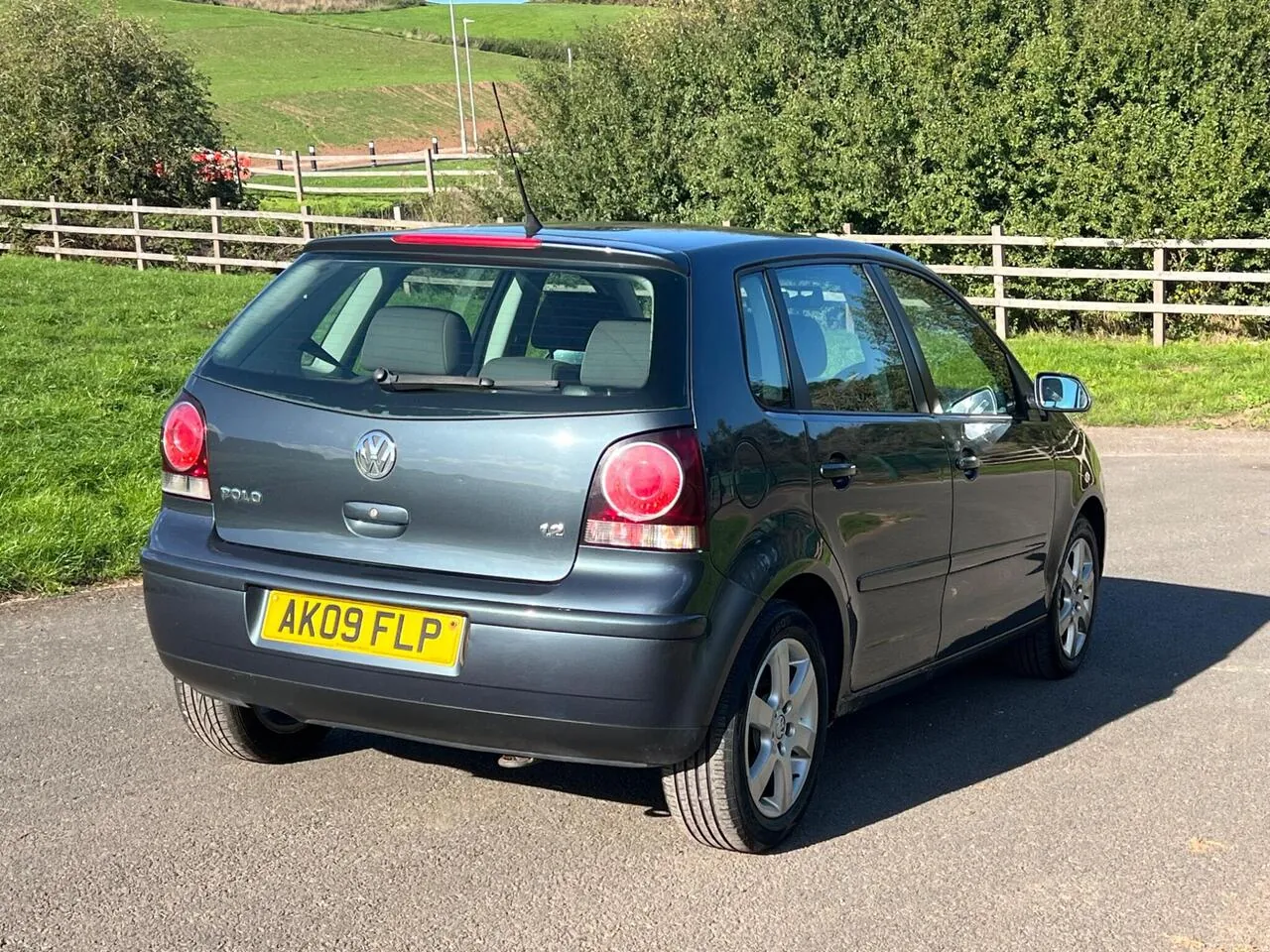 Volkswagen Polo 2009 photo 3