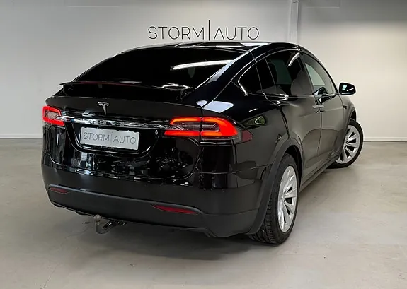 Tesla Model X 2017 photo 2