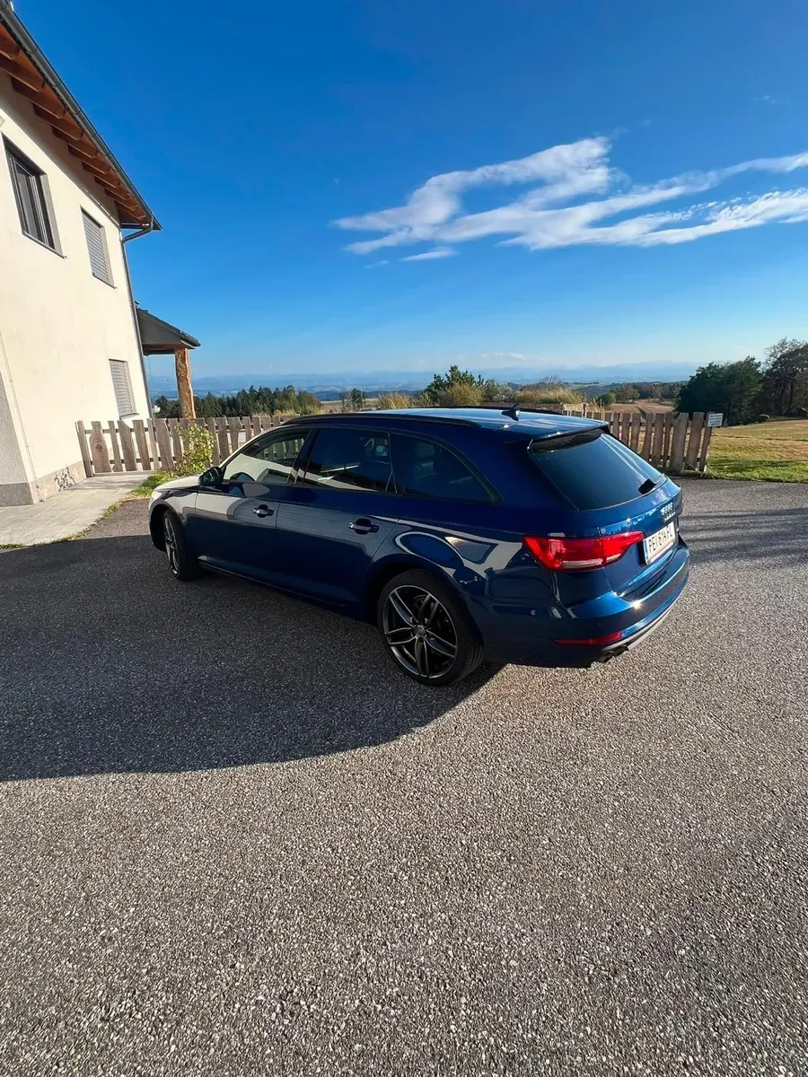 Audi A4 2018 photo 2