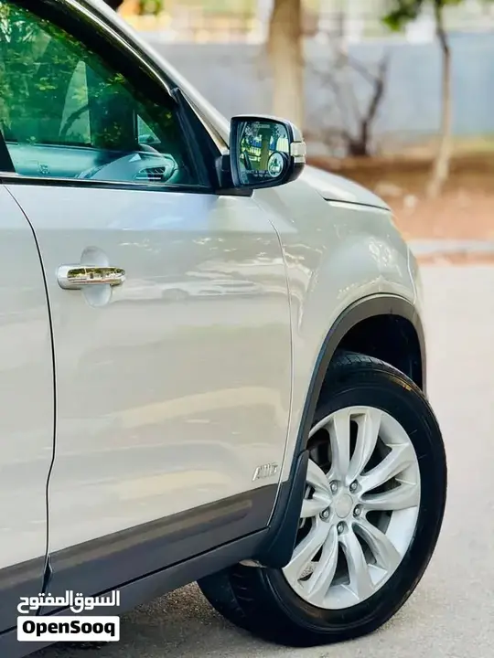 Kia Sorento 2013 photo 4